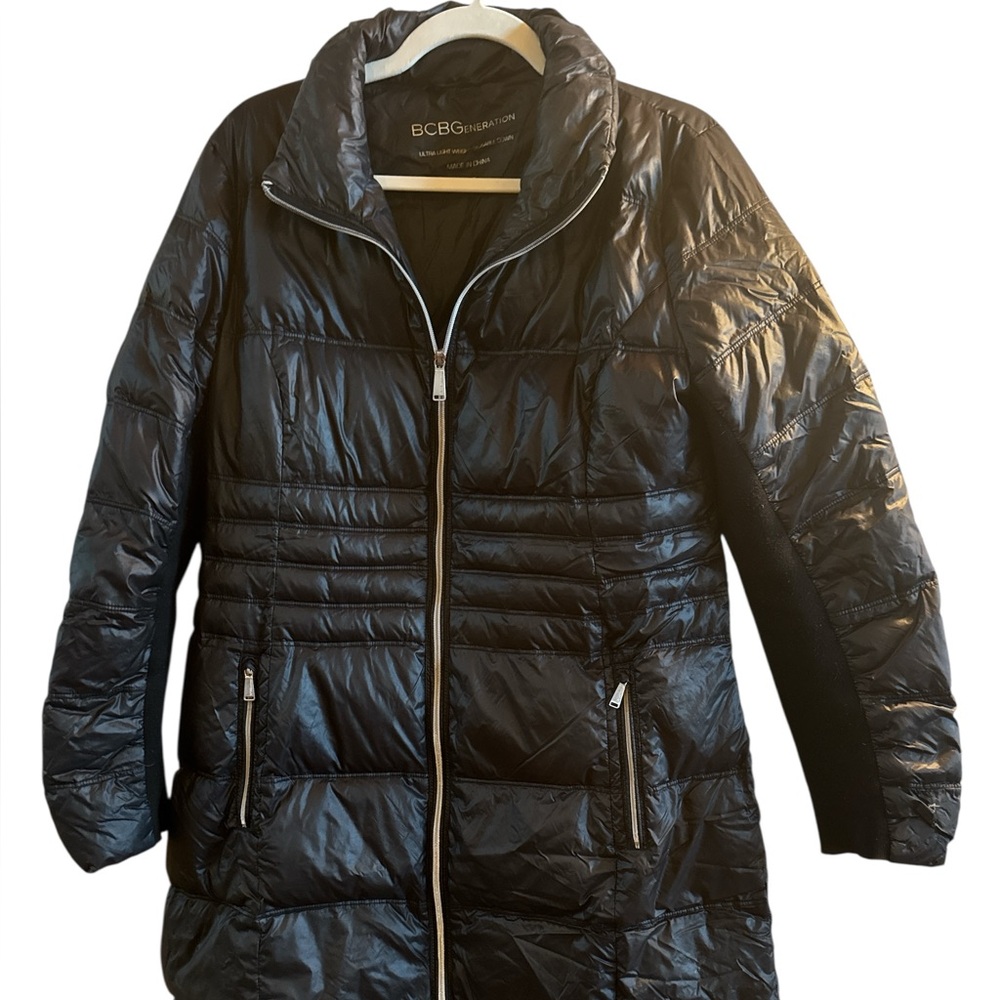 BCBG Generation Women's Black Packable Down Puffer Coat Sz Large Zippers Travel
